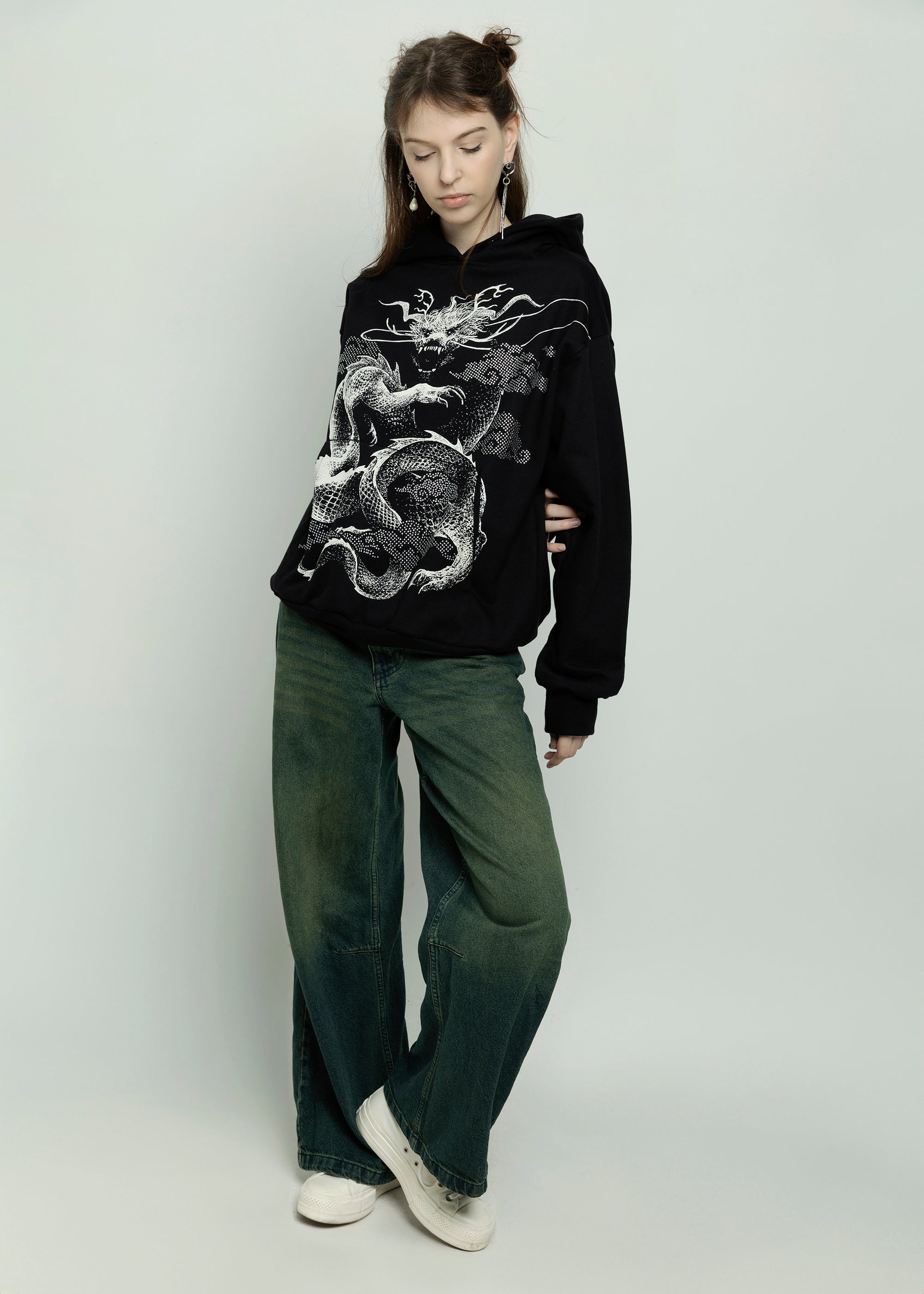 SAMPLE DRAGON black hoodie BEZ KRYSZTAŁKÓW