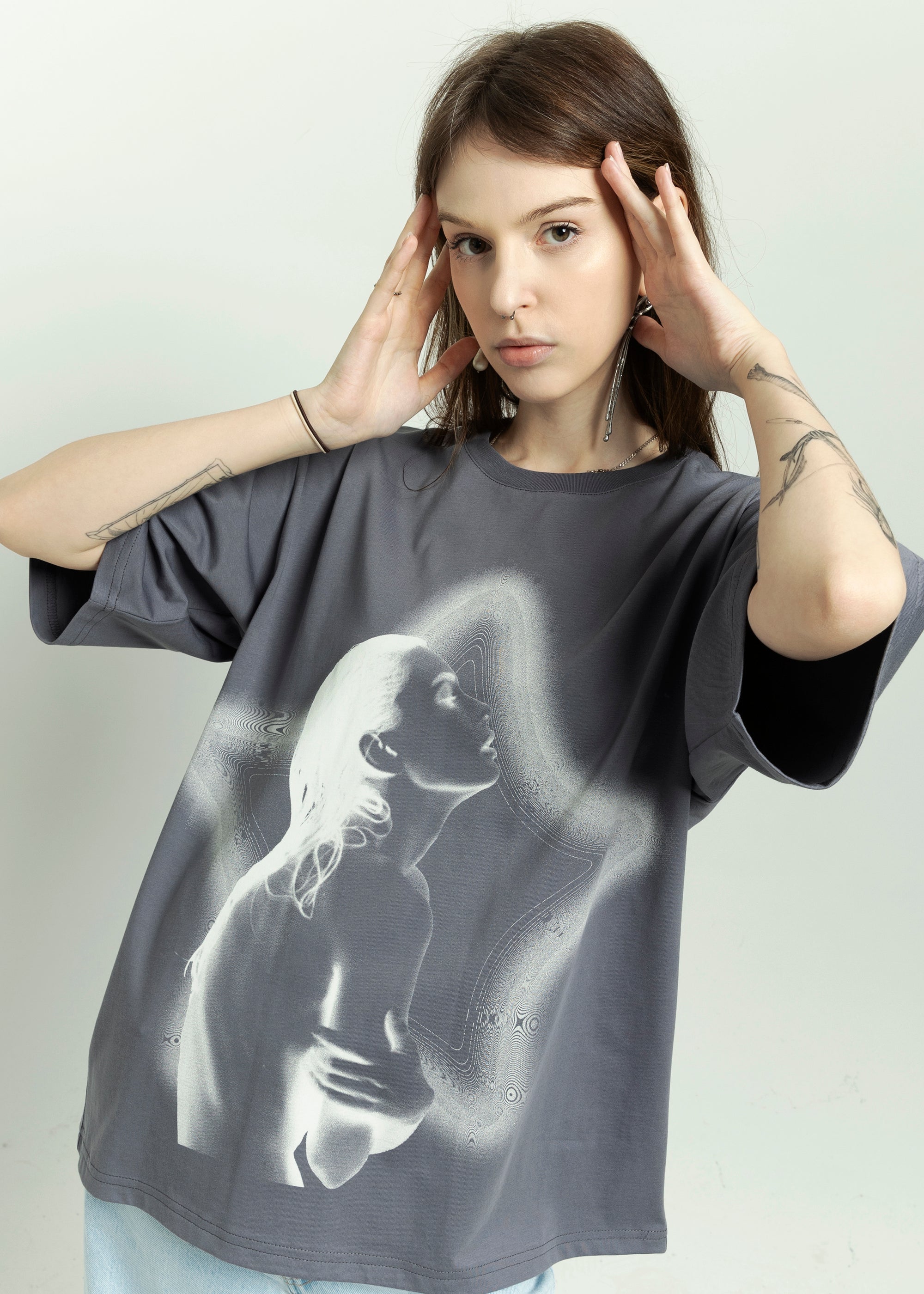 SAMPLE PROFILE grey t-shirt