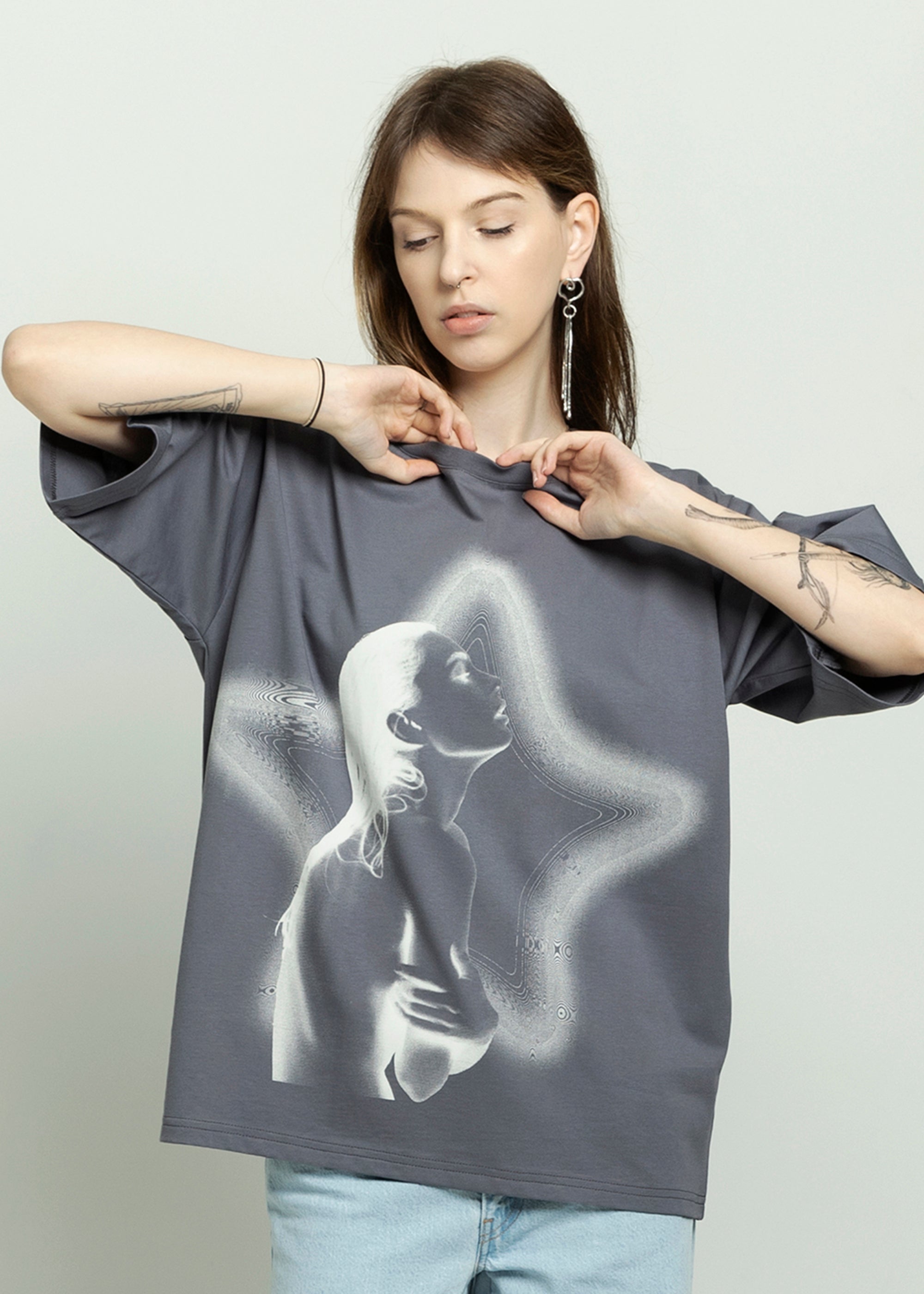 SAMPLE PROFILE grey t-shirt