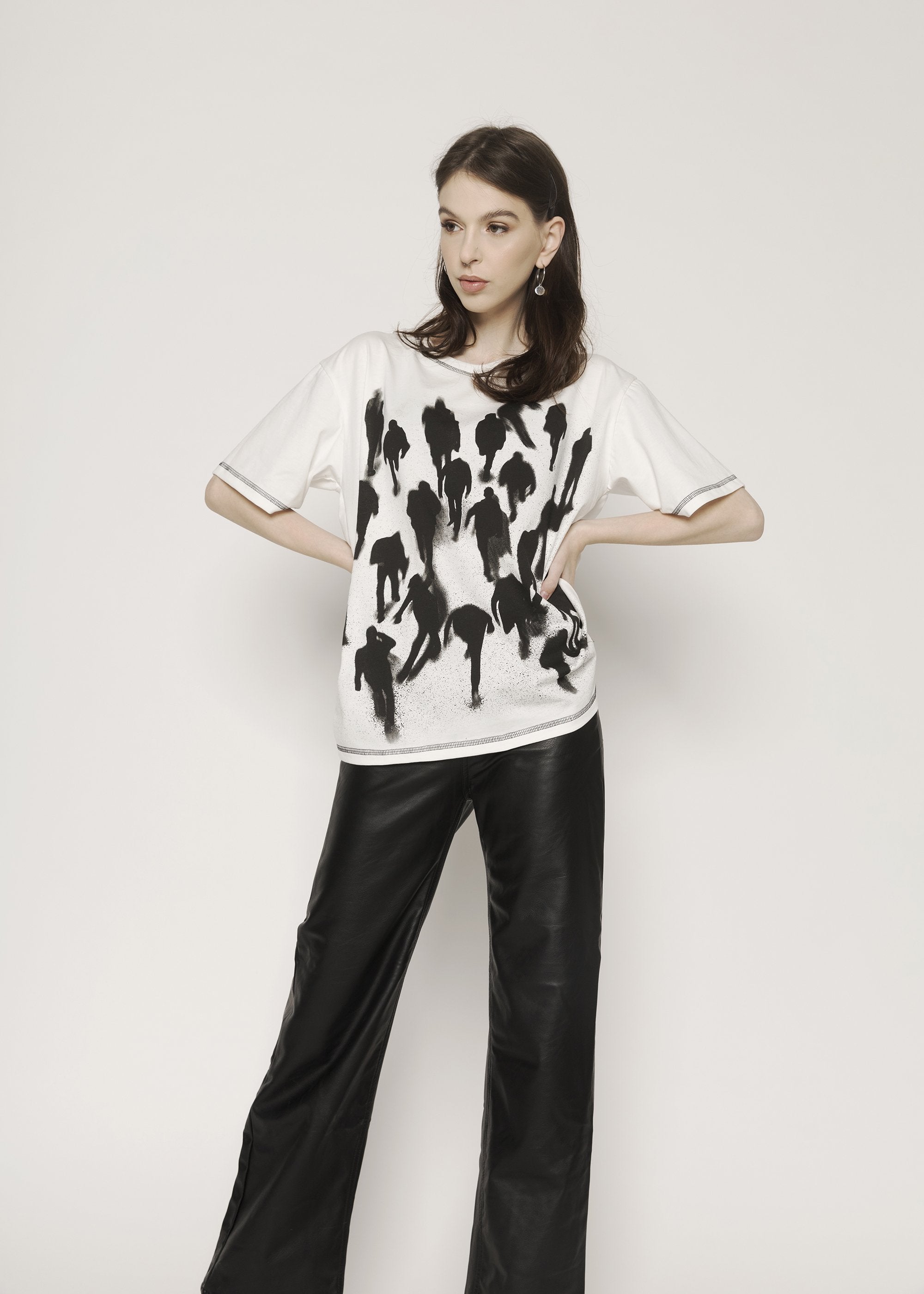 SAMPLE CROWD t-shirt