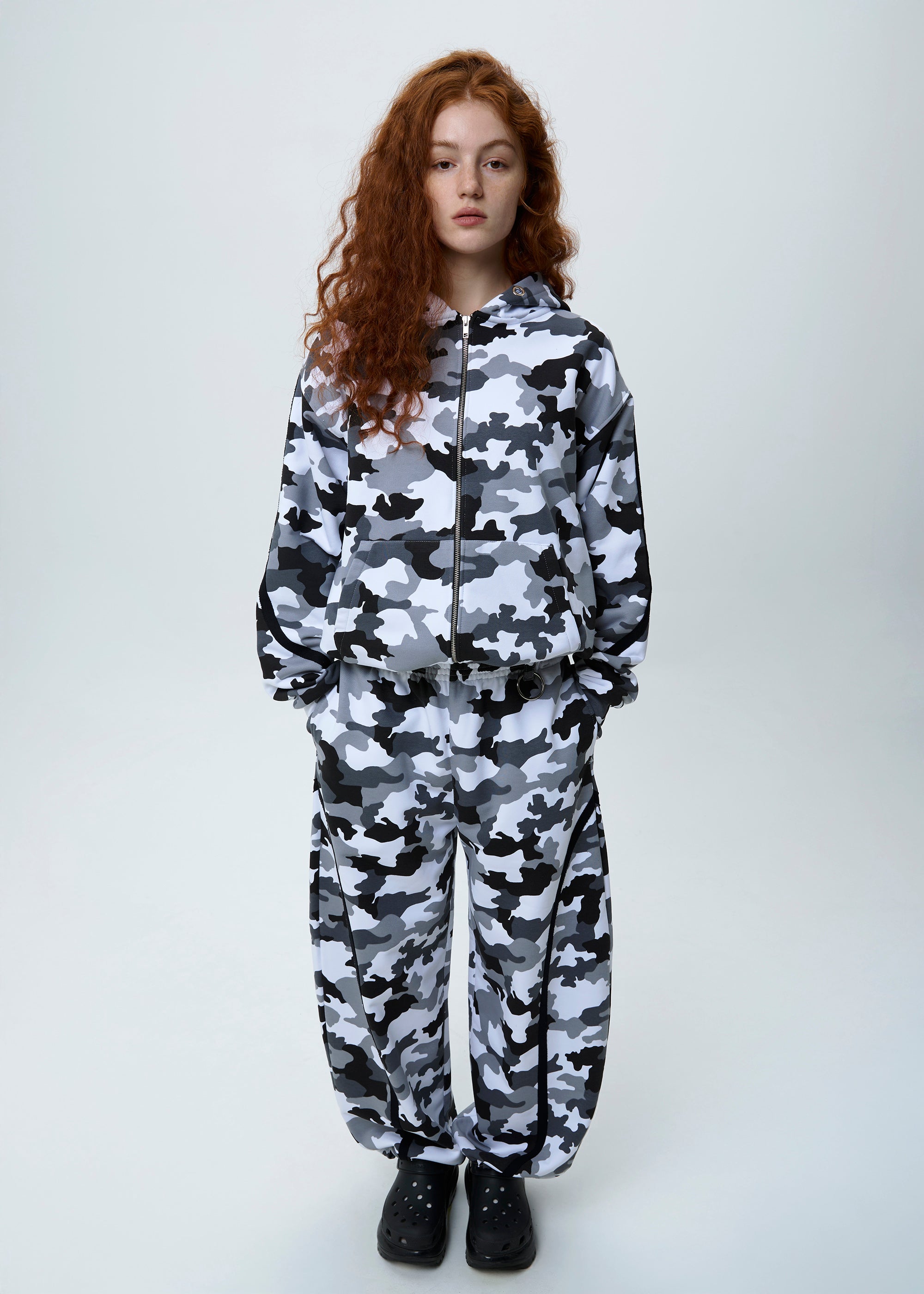 BUBBLE SNOW ARMY sweatpants