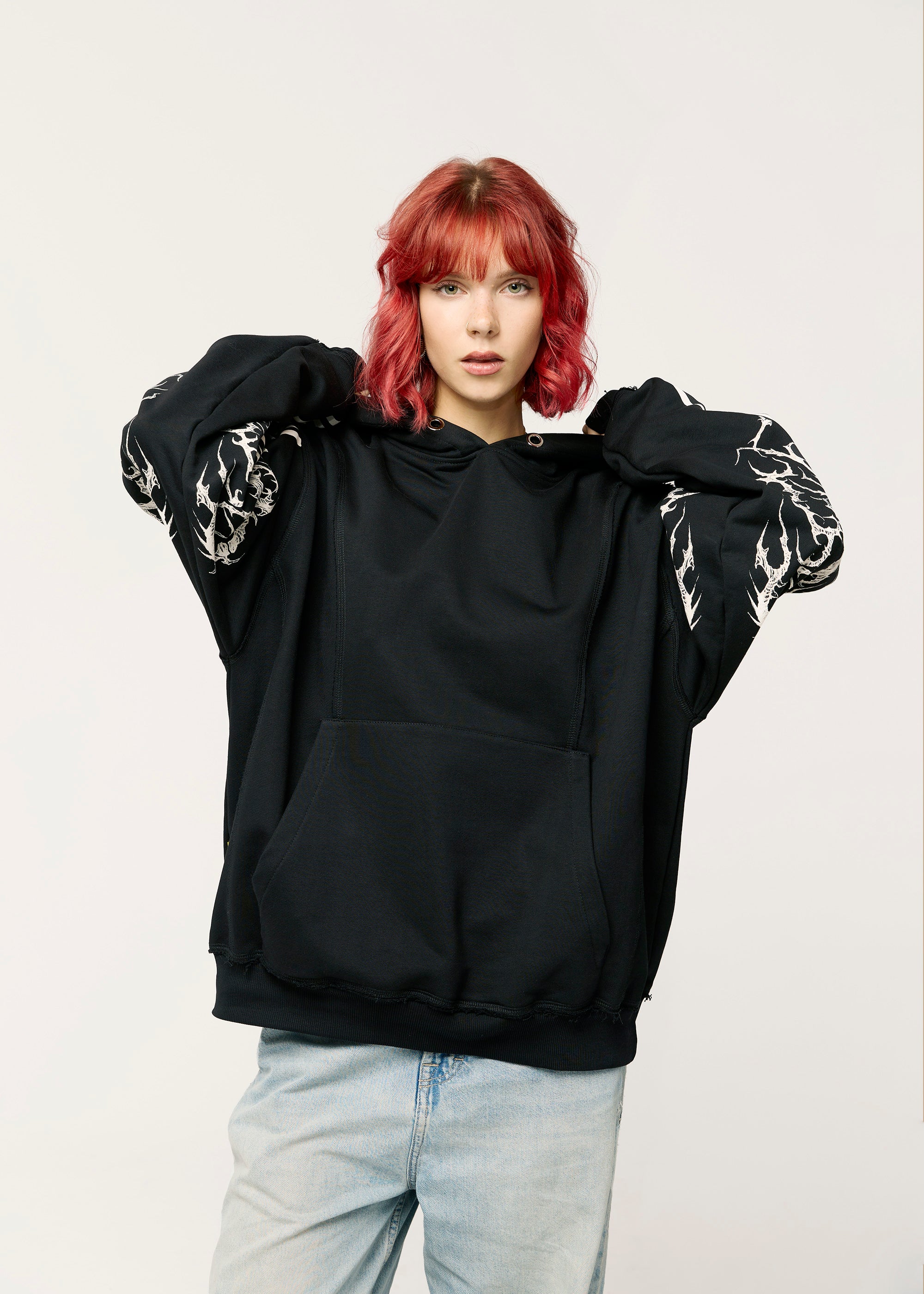 OFFSHOOT black hoodie