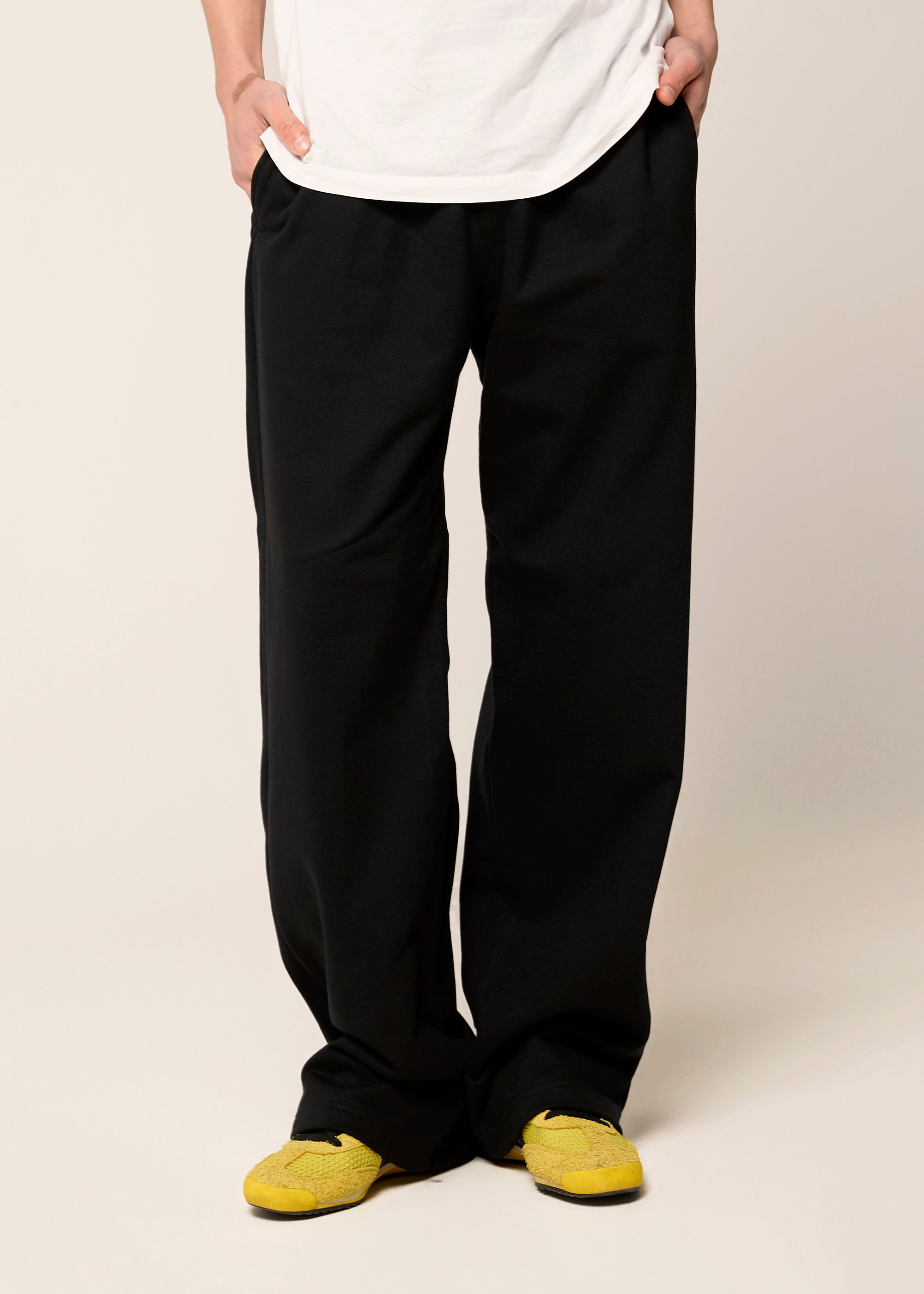 BASIC black sweatpants