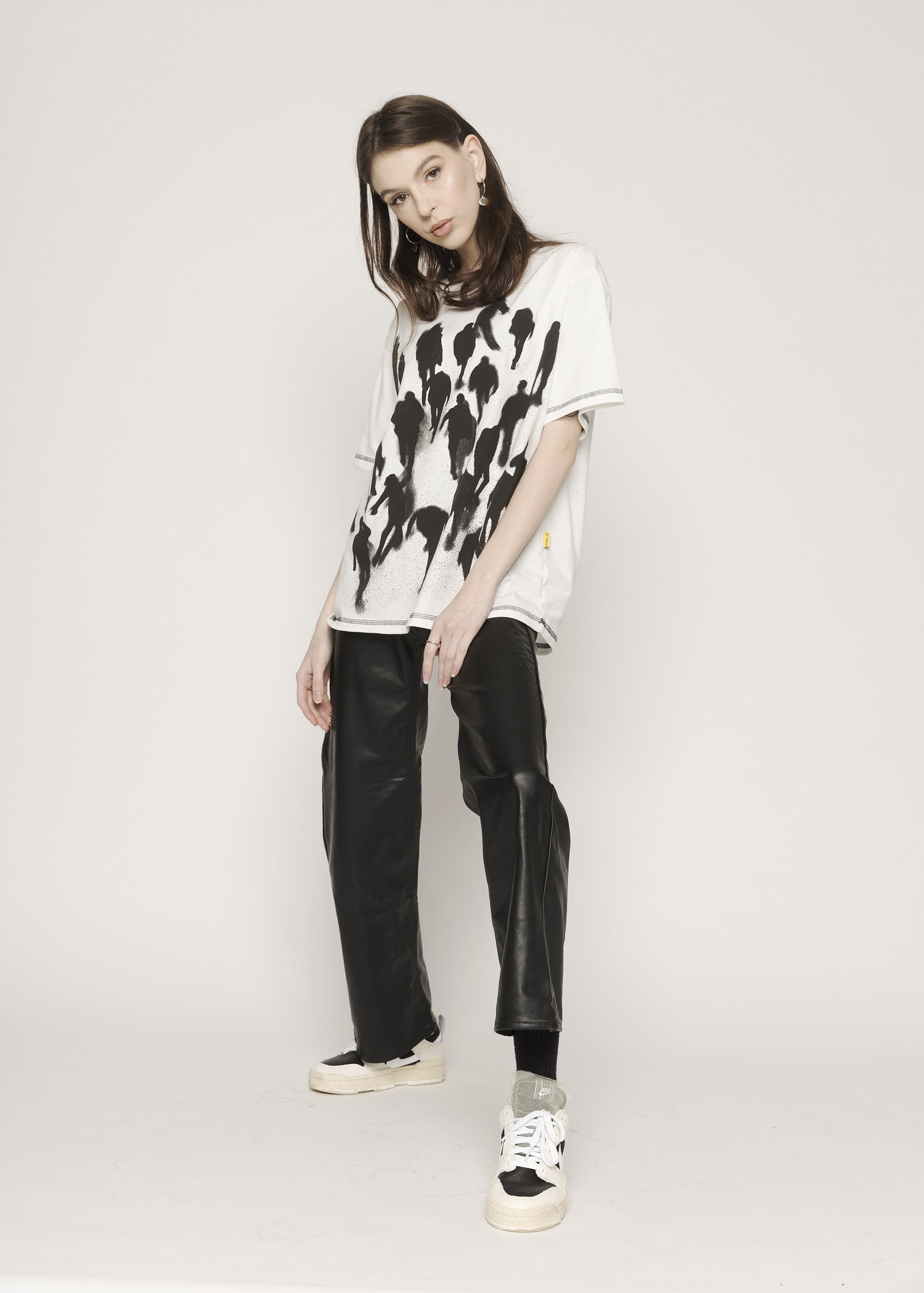 SAMPLE CROWD t-shirt