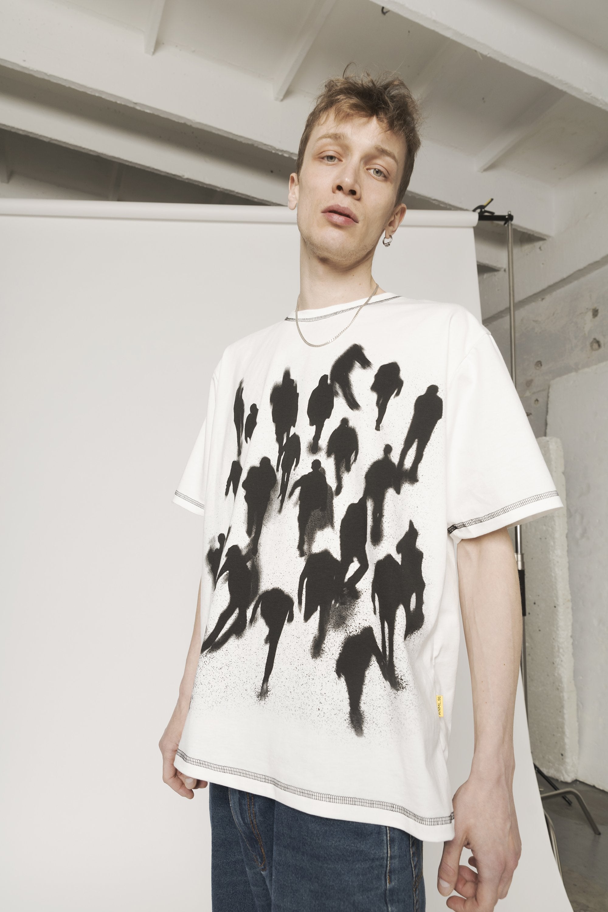 SAMPLE CROWD t-shirt